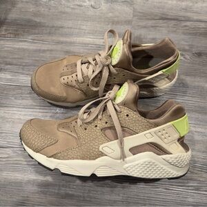 Nike Air Huarache Run PRM Desert Camo Ghost Green Men’s 9